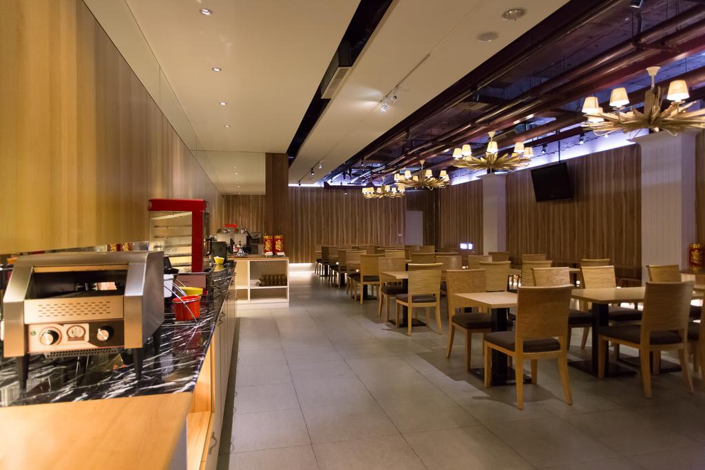 麗馨商旅七賢館 Hotel Kaohsiung Exterior photo