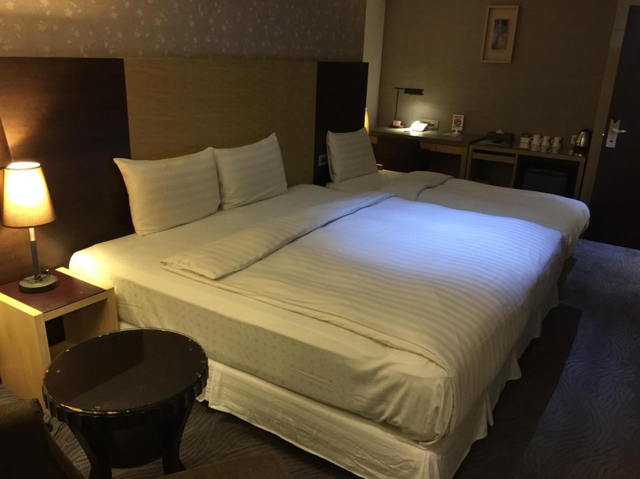 麗馨商旅七賢館 Hotel Kaohsiung Exterior photo