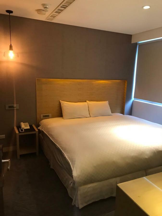 麗馨商旅七賢館 Hotel Kaohsiung Exterior photo