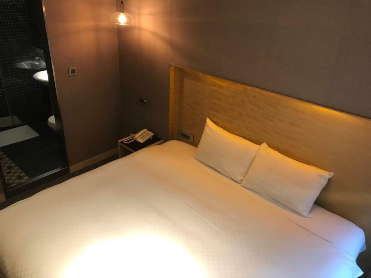 麗馨商旅七賢館 Hotel Kaohsiung Exterior photo