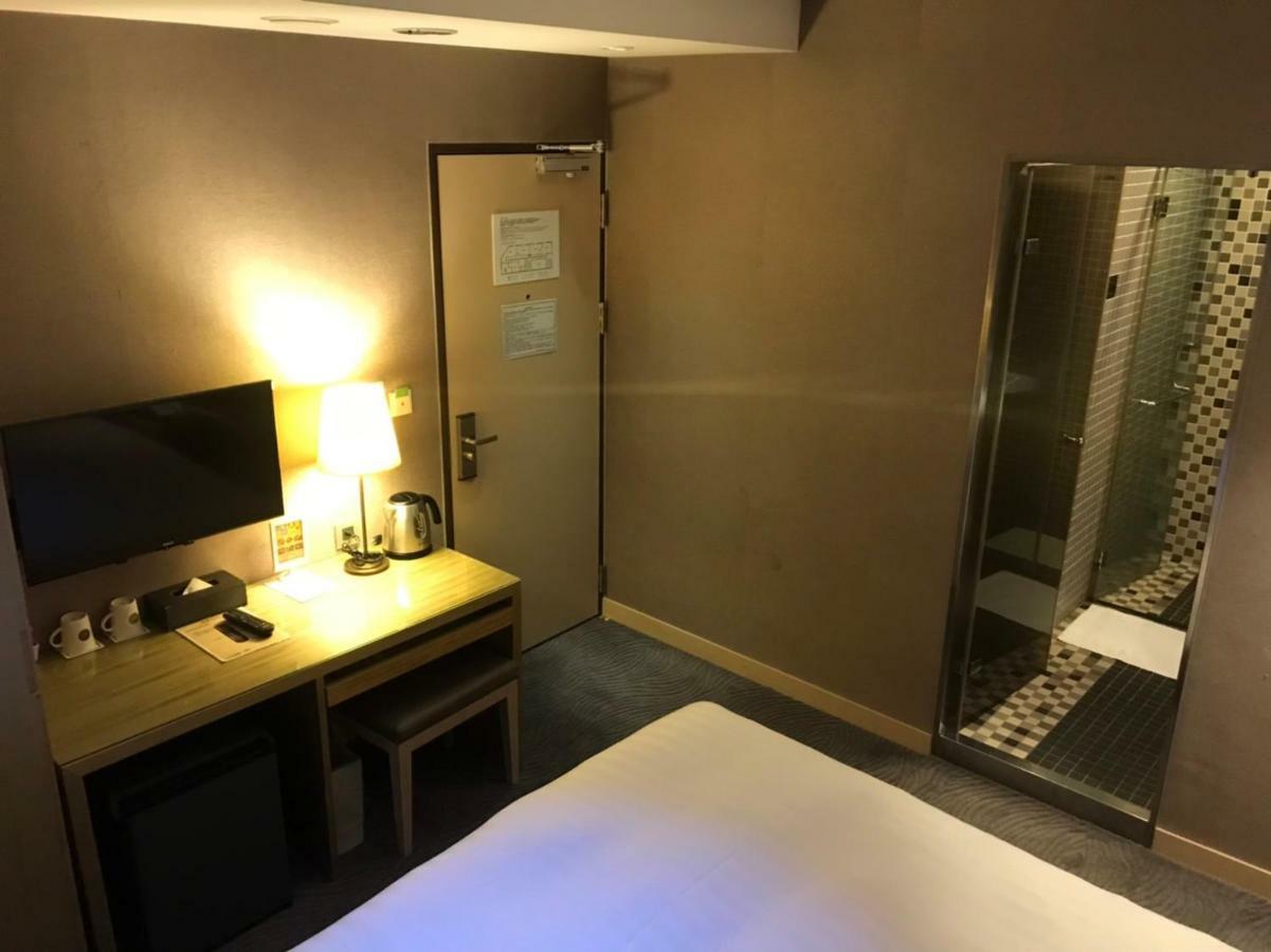 麗馨商旅七賢館 Hotel Kaohsiung Exterior photo